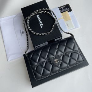 Women’s Leather Messenger Bag