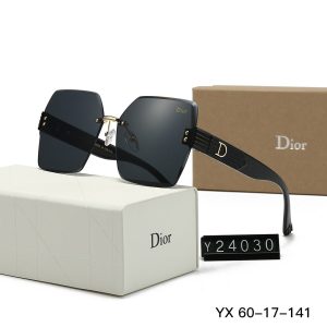 Retro square polarized sunglasses for women