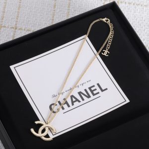 Gold Pendant Necklace