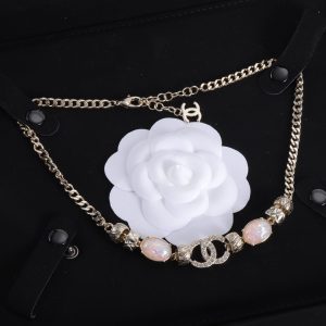 Gold Pendant Necklace