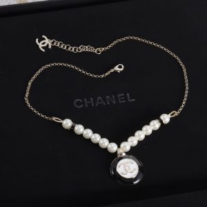Gold Pendant Necklace
