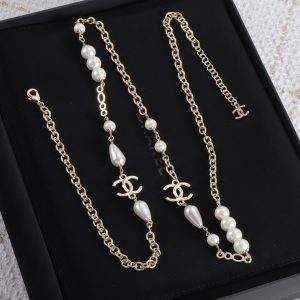 Hot selling gold heart-shaped sweater chain