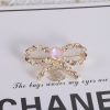 Bow brooch