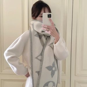 Elegant and charming cashmere blend scarf 220*26cm
