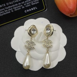 Gold pendant diamond earrings
