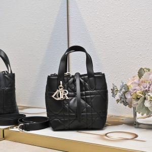 Diamond-shaped handbag 16*12*18cm
