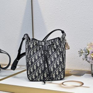 Light gold finish metal handbag 17*19.5*11cm
