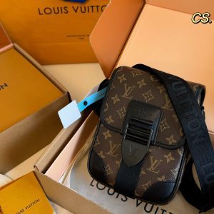 Camera Messenger Bag / Crossbody Bag — 16 x 23 cm (Free Shipping)