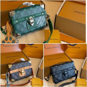 Bestselling Camera Bag / Messenger Bag / Crossbody Bag — 19 x 14 cm