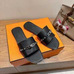 Exquisite, minimalist, and elegant slippers