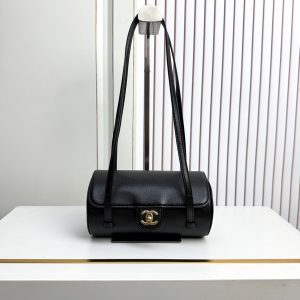 Bowling Bag-Style Shoulder Bag [Extra-large capacity—easily fits several mobile phones! Highly recommended.] 10 × 20.5 × 10 cm