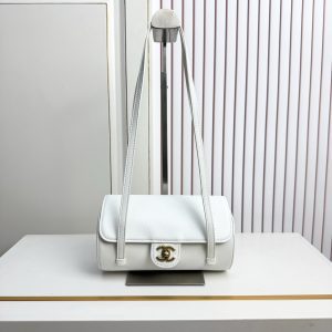 Bowling Bag-Style Shoulder Bag [Extra-large capacity—easily fits several mobile phones! Highly recommended.] 10 × 20.5 × 10 cm