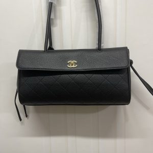 Stunning Black and Gold Grained Leather — The Perfect Choice for a Romantic Date — Bowling Bag / Shoulder Bag (31 x 16 cm)