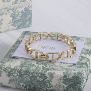 Classic Gold Bracelet