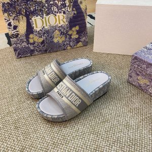 Exquisite, minimalist, and elegant slippers
