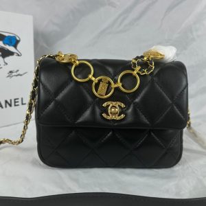 Women’s Leather Messenger Bag