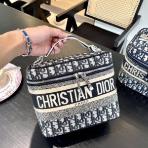 3 Styles Bucket Makeup Bag