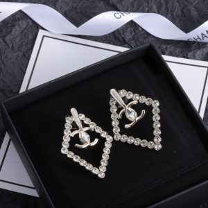 Beautiful Rhombus Diamond Earrings
