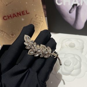 Gold Full Drill Wheat Shape Brooch