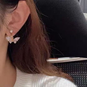 Asymmetric Pearl Earrings photo review