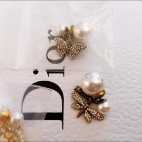 Asymmetric Pearl Earrings photo review