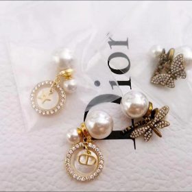 Asymmetric Pearl Earrings photo review