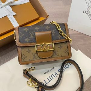 Dauphine Chain Wallet Handbags