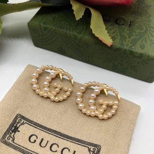 Retro Pearl Stud Earrings