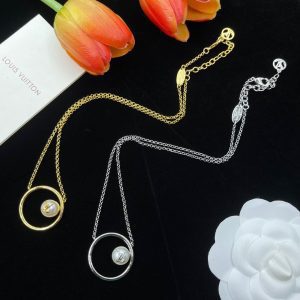 Gold Pendant Necklace