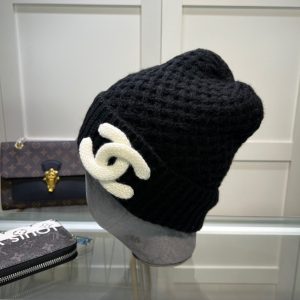 Autumn and winter fashion blogger recommended soft and comfortable knit hat with excellent elasticity