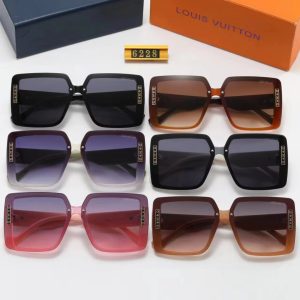 Women's square sunglasses