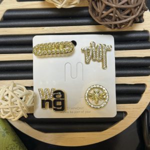 4-in-1 unique brooch clip