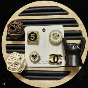 4-in-1 unique brooch clip