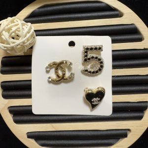 3-in-1 unique brooch clip