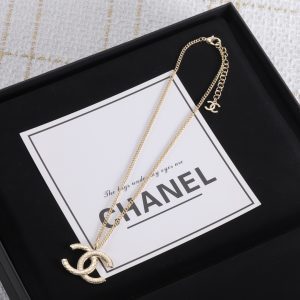 Gold Pendant Necklace