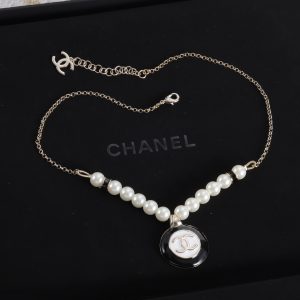 Gold Pendant Necklace