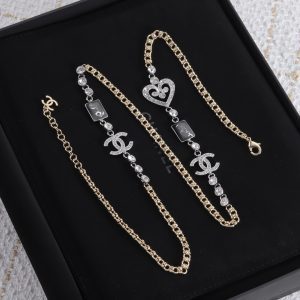 Hot selling gold heart-shaped sweater chain