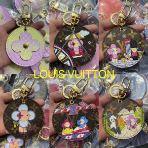 Classic exquisite round pendant keychain
