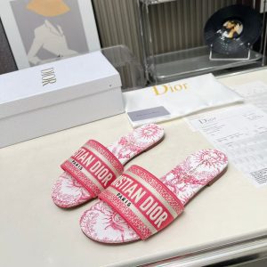 Letter slippers explosion