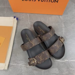 Exquisite, minimalist, and elegant slippers