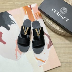 Exquisite, minimalist, and elegant slippers