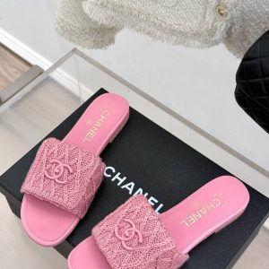 Exquisite, minimalist, and elegant slippers