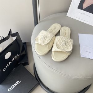 Exquisite, minimalist, and elegant slippers