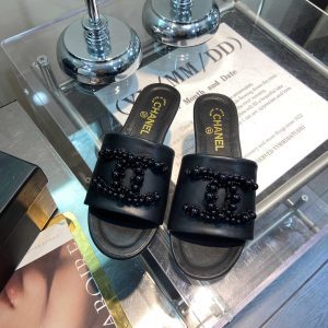 Exquisite, minimalist, and elegant slippers