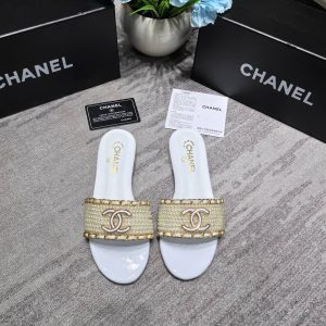 Exquisite, minimalist, and elegant slippers