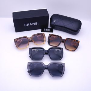 Women’s fashionable large frame sunglasses