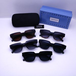 Women’s fashionable large frame sunglasses