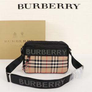 The latest exquisite crossbody bags 22 * 11 * 16.5cm