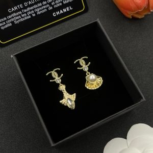 Gold pendant diamond earrings