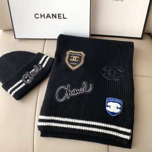 Knitted hat + scarf set autumn and winter fashion bloggers recommend soft and comfortable